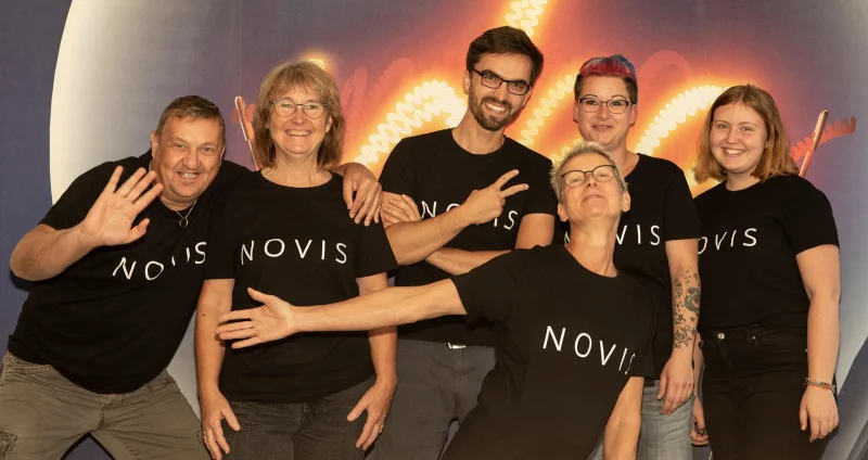 Team von NOVIS. Design Monitore mit Anspruch seit fast 30 Jahren.