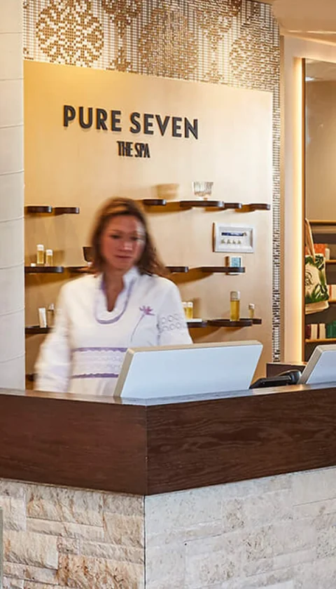 Auch im Shop in der Theke der Flo evo Monitor als hochwertige Fixlösung