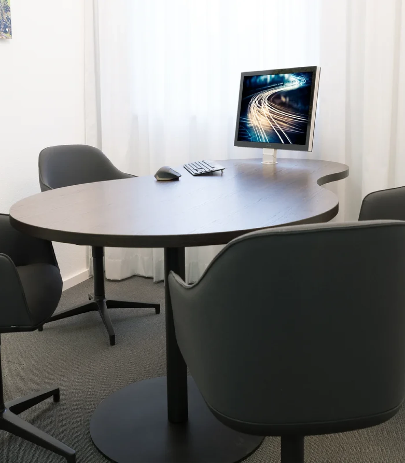 Mitschaumonitor auf einem Beratungstisch