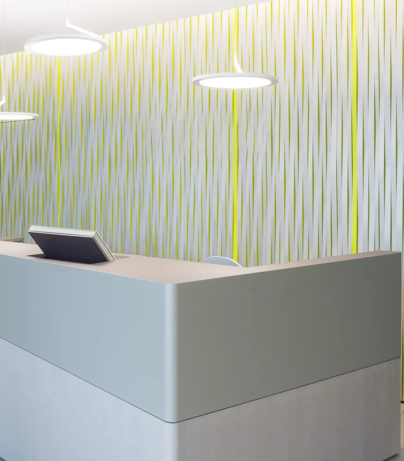 Klappbarer Einbaumonitor in einer Gemeinschaftspraxis